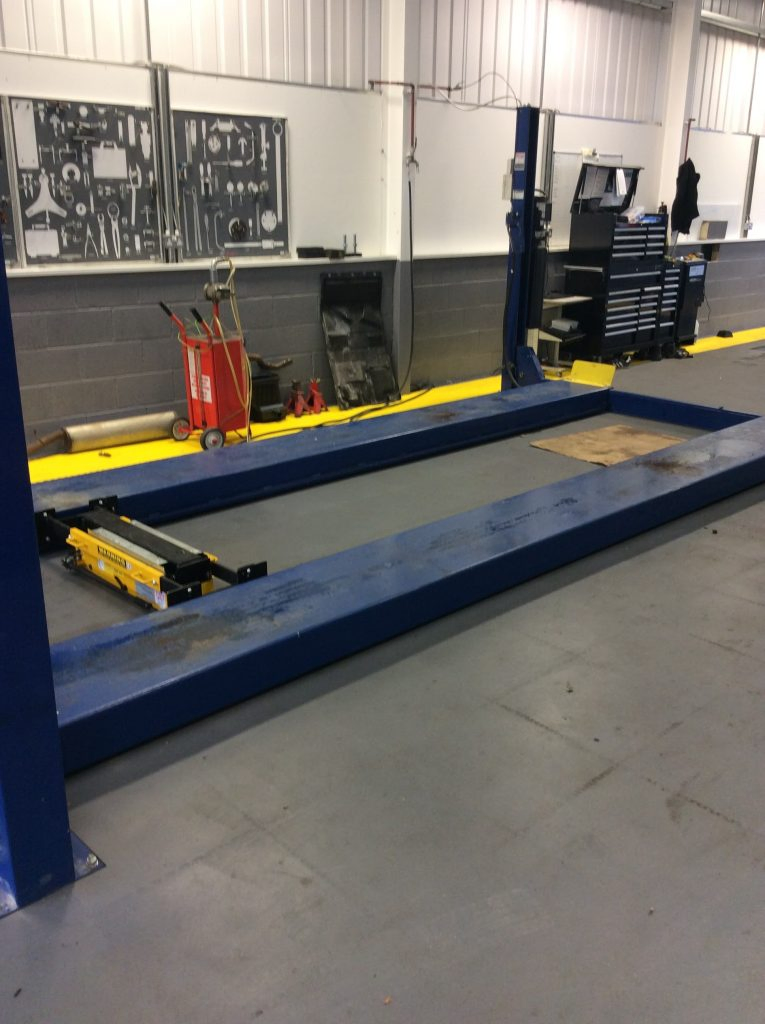 Commercial garages and workshops: SG Petch