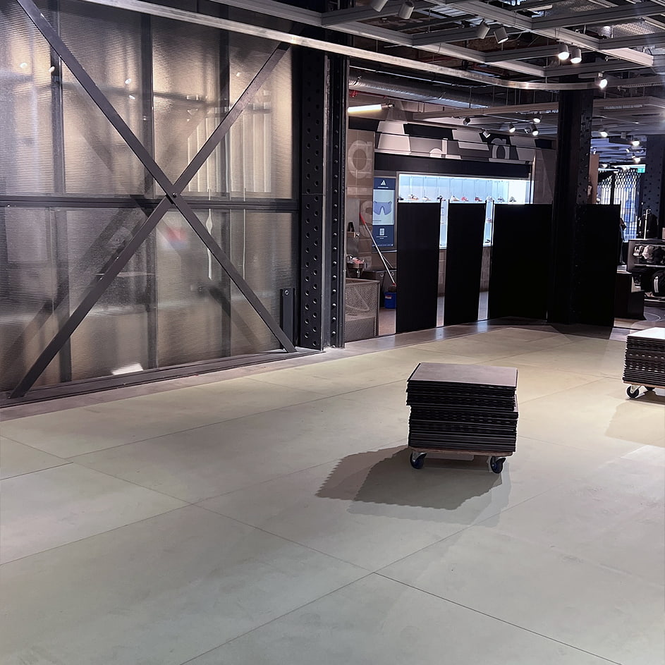 Ecotile trifft am Adidas-Store in London ein